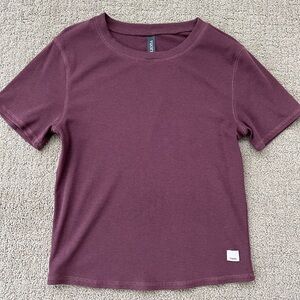 Vuori Pose Fitted Tee Size Medium